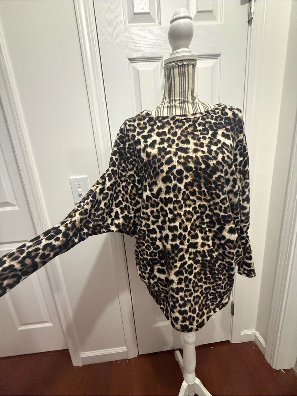 Leopard Print Women’s Sweater - Black, Brown & Cream Small Made in the USA 🇺🇸